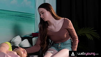 Petite brunettes fuck each other