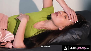 Petite brunettes fuck each other