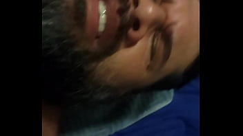 Dando De Frango Assado Para O Garçon Pirocudo Comedor thumbnail