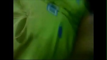 Amantes en la cama de mama