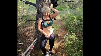 Petite balade sexe dans les bois