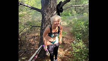 Petite balade sexe dans les bois