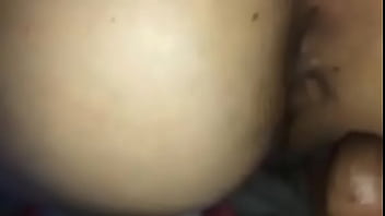 Explodi de prazer gozando pelo cu com o negão