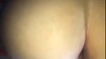 Explodi de prazer gozando pelo cu com o negão