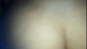 Explodi de prazer gozando pelo cu com o negão