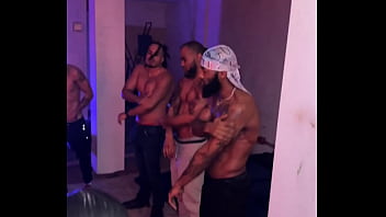 This is labella at 148lbs when i was heavy lifting for those asking i am now 135lbs and although my attitude i