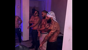 This is labella at 148lbs when i was heavy lifting for those asking i am now 135lbs and although my attitude i