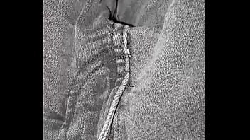 Ma questa troia va' sempre in bagno