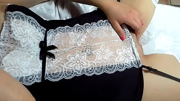 Mi masturbo e godo giocando per voi