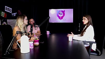 Morena mostra sua linda buceta e recebe uma massagem após dizer que recebeu dicas de outros criadores tirou a roupa na yoga e se acha mercenária pati ferraz watch sheer red