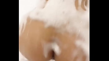 Nalguitas con jabón