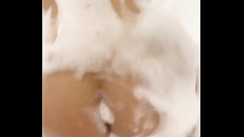 Nalguitas con jabón