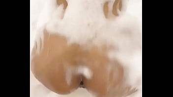 Nalguitas con jabón