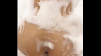 Nalguitas con jabón