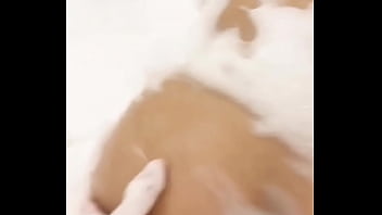 Nalguitas con jabón