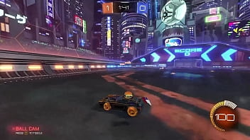 Gorda cachonda jugando videojuegos haciendo cosas cochinas