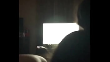 Fan le hace un pete al cantante babyano