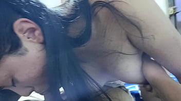 A maricielo le aburre ver tv