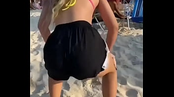 Gostosa dancando