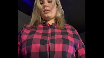 Não acredito nisso quase fui expulso da academia pela minha vestes ficaram com muito tesão vendo meus peitos durinho pulando