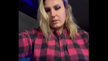 Não acredito nisso quase fui expulso da academia pela minha vestes ficaram com muito tesão vendo meus peitos durinho pulando