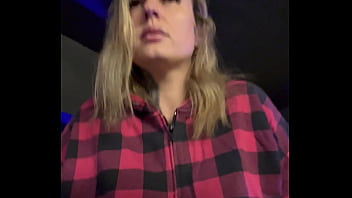 Não acredito nisso quase fui expulso da academia pela minha vestes ficaram com muito tesão vendo meus peitos durinho pulando