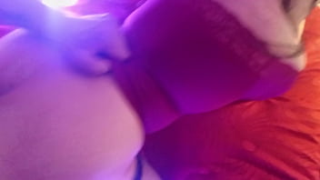 Doble creampie a hotwife puta latina colombiana con cameltoe gigante leche de la boca a las tetas 3