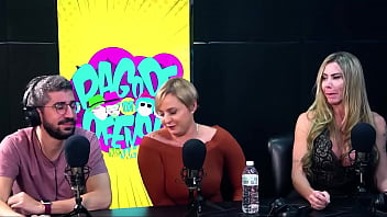 Flagrou dando para outro