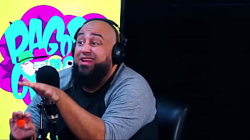 Flagrou dando para outro