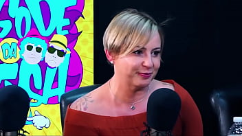 Flagrou dando para outro