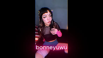 Bonneyuwu 15 35 puta medieval jugando sola chiquita