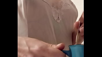 Bonjour mes coquins je vous offre le café