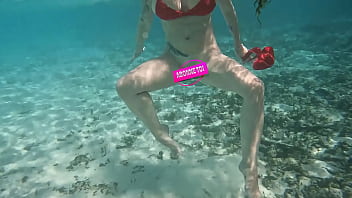 Il fait chaud viens te rafraichir avec moi dans les eaux turquoises des