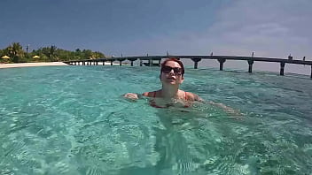 Il fait chaud viens te rafraichir avec moi dans les eaux turquoises des