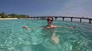 Il fait chaud viens te rafraichir avec moi dans les eaux turquoises des