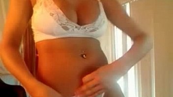 Big booty amateur teen model teasing for fans