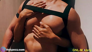 Muscle Amateur Guys Gets Pecs Worship thumbnail