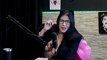 Nunca transou na mesa de sinuca o cliente gostava de um fio terra deu a buceta no avião e chegou a receber 23 buquês de flores mas leticia braga watch sheer red