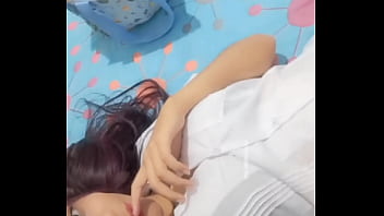 Mejor amiga lame mi coño folla duro y se corre en mis bragas casero real