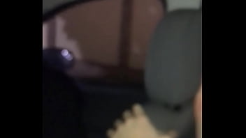 Homens brancos acordam o amigo na porta do condominio no edson queiroz fortaleza Homens brancos acordam o amigo na porta do condominio no edson queiroz fortaleza