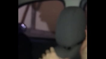 Homens brancos acordam o amigo na porta do condominio no edson queiroz fortaleza