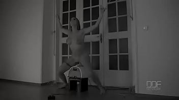 Fucked by a machine new face stuffs her pussy and asshole