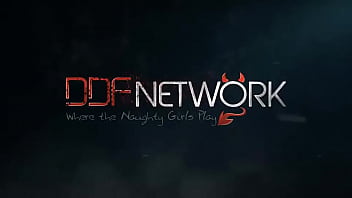 Fucked by a machine new face stuffs her pussy and asshole