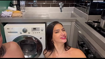 Sua amiga te chupa assim