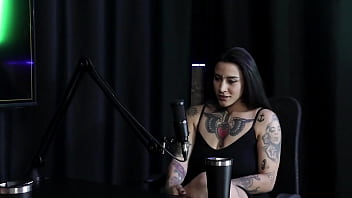 Goza com quase todos os clientes mas não bate muita siririca e depende do pau sua posição favorita é lexi mallet sheer red