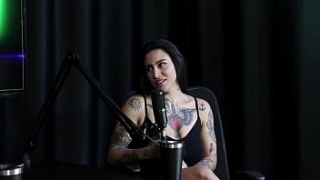 Goza com quase todos os clientes mas não bate muita siririca e depende do pau sua posição favorita é lexi mallet sheer red