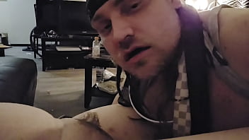 Amateur milf candid sandra gets down on her knees and has hey pussy worshipped