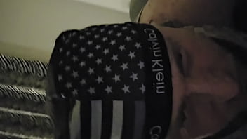 Amateur milf candid sandra gets down on her knees and has hey pussy worshipped