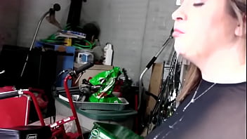Sexy Bbw Face Fucked In A Garage thumbnail