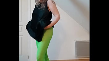 2025 03 17 esclave f strip tease st patrick